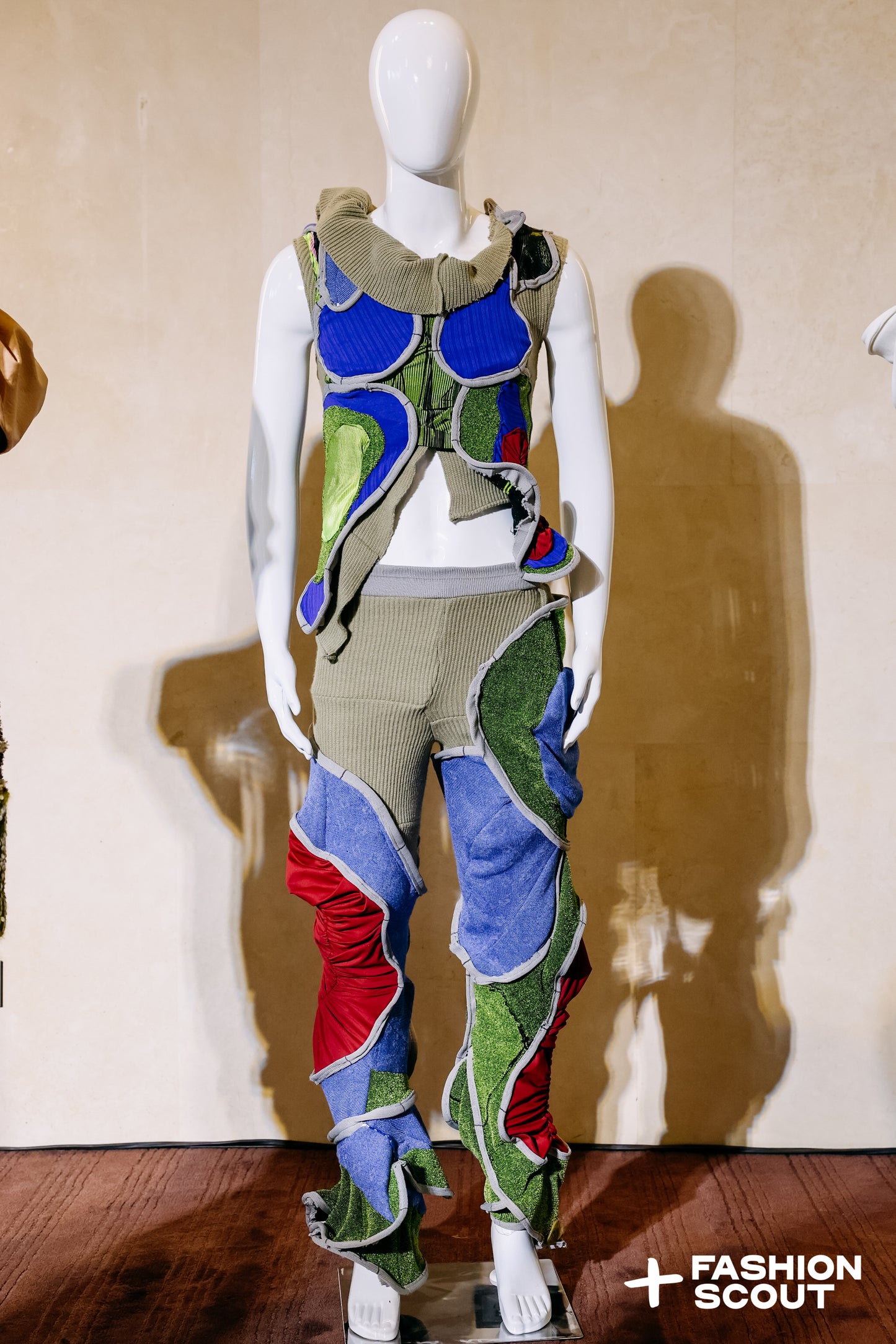 Circular Cut Deconstructed Jersey Trousers 圆形剪裁解构 jersey 长裤