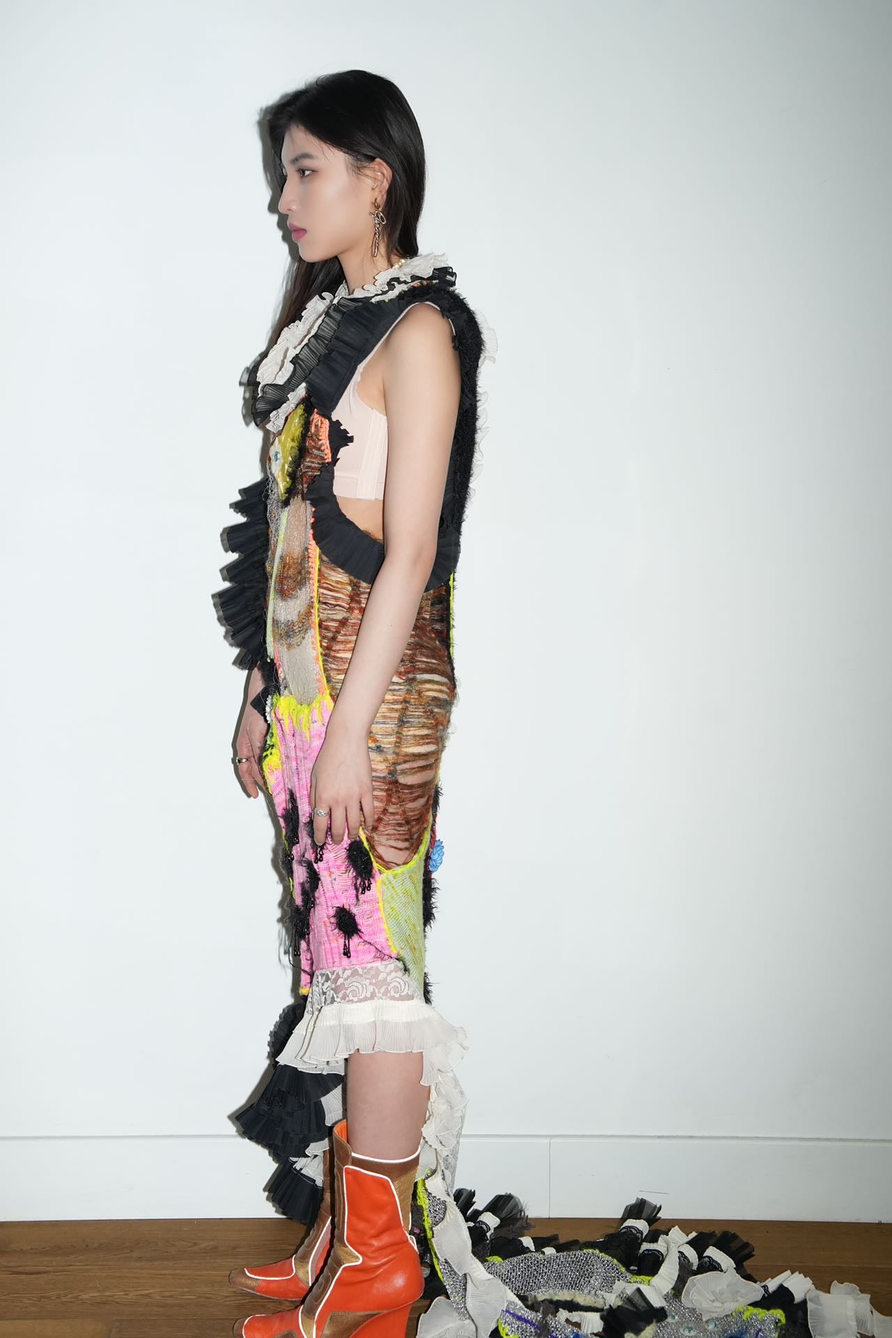 Hand-Knitted Multicolor Ruffles Dress 手工针织多色花边雕塑连衣裙