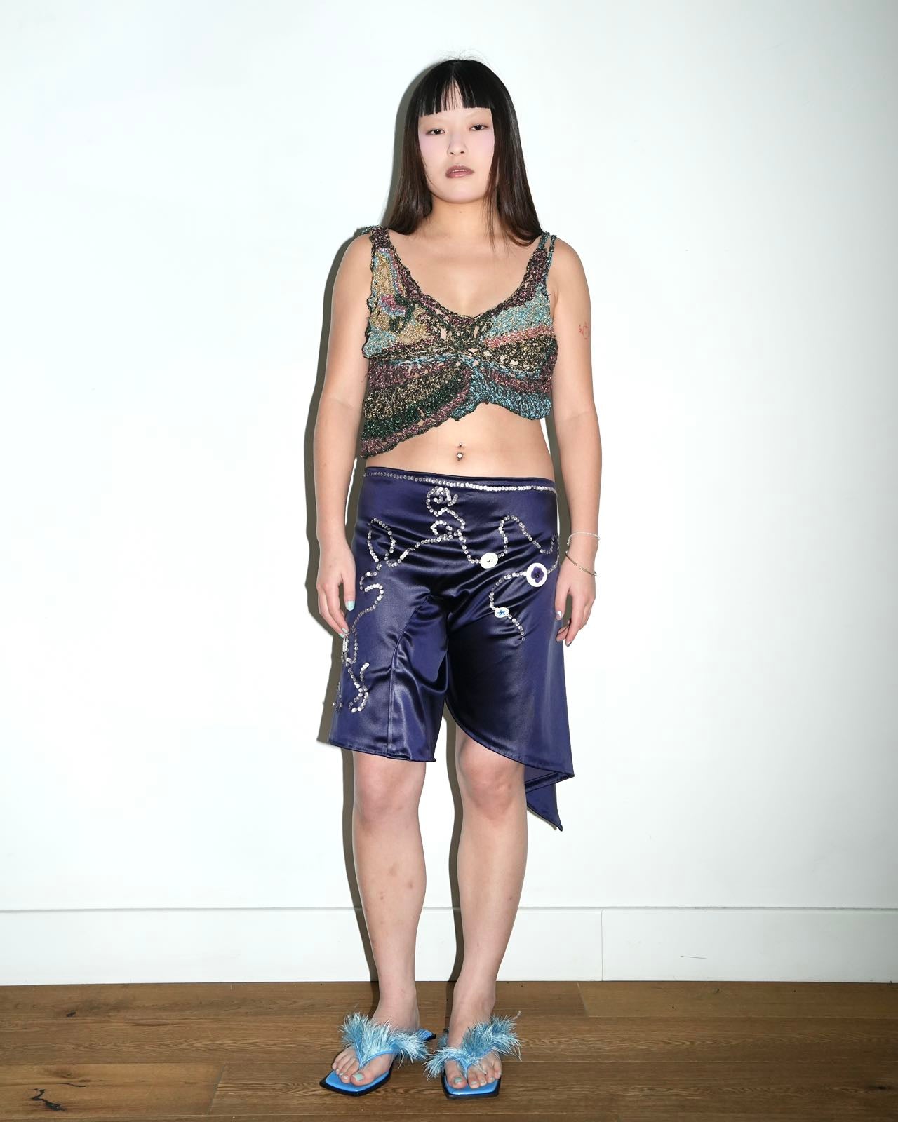 Embroidered Sequin & Ceramic Button Asymmetric Shorts 手工刺绣亮片陶瓷扣不规则短裤