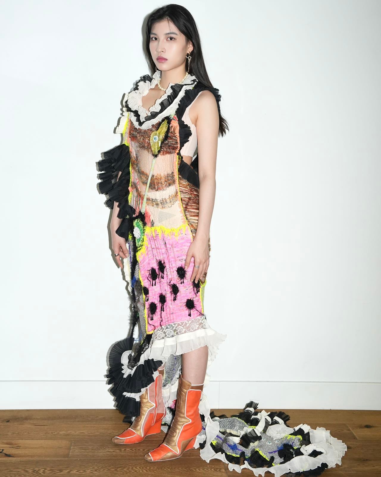 Hand-Knitted Multicolor Ruffles Dress 手工针织多色花边雕塑连衣裙