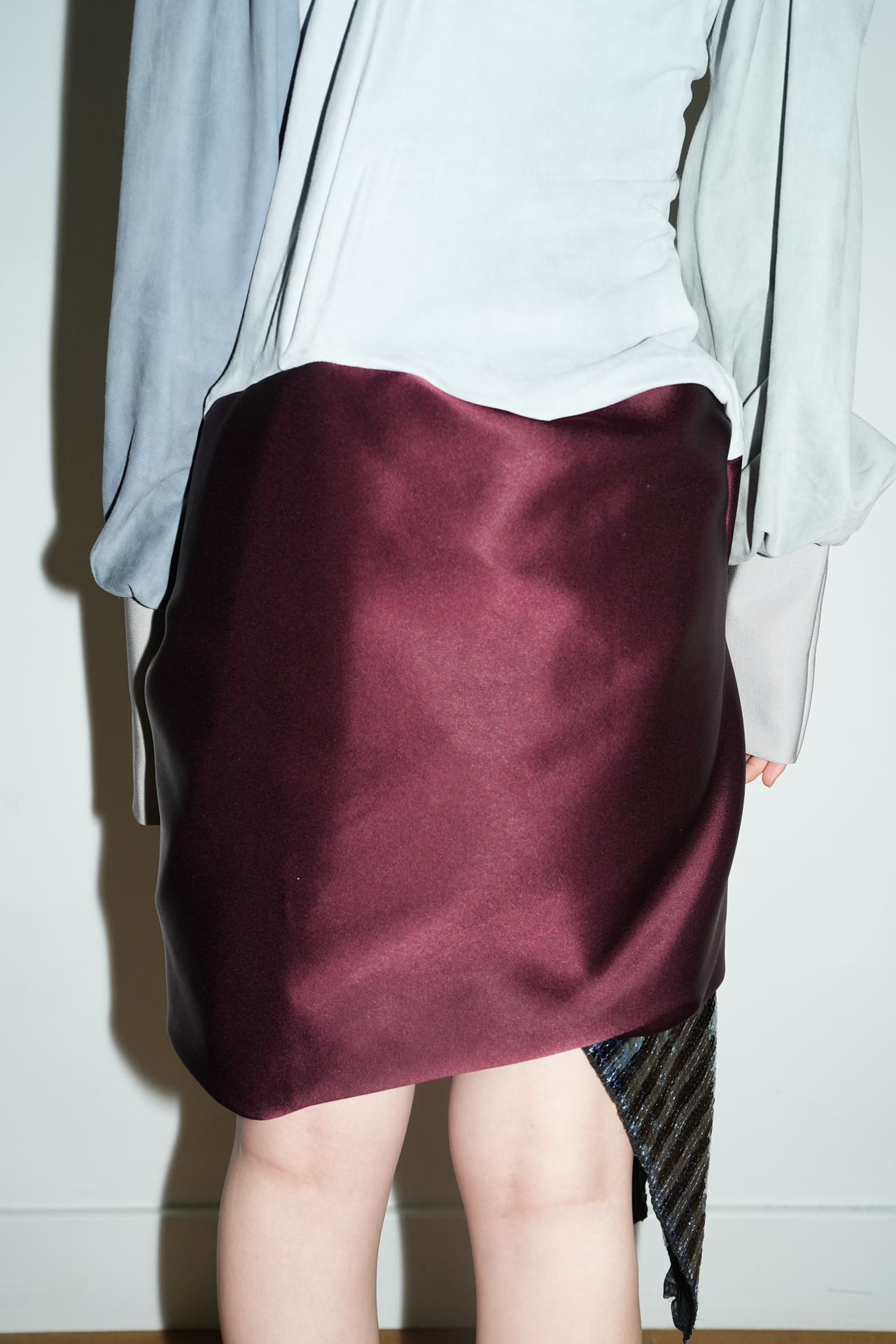 Burgundy Satin & Suede Draped Coat 酒红缎面与麂皮拼接雕褶大衣