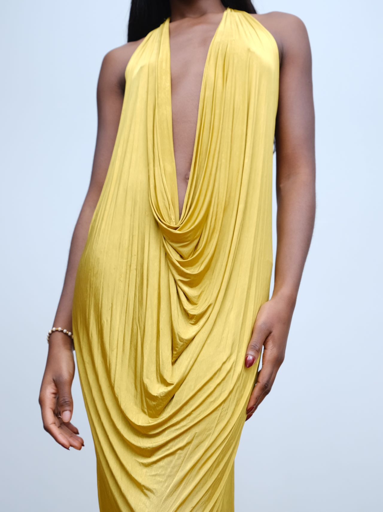 Gold Draped Silk Jersey Dress & Metallic-Edged Hooded Cape Set 金色垂坠丝绸连衣裙+金属边丝绸兜帽斗篷套装