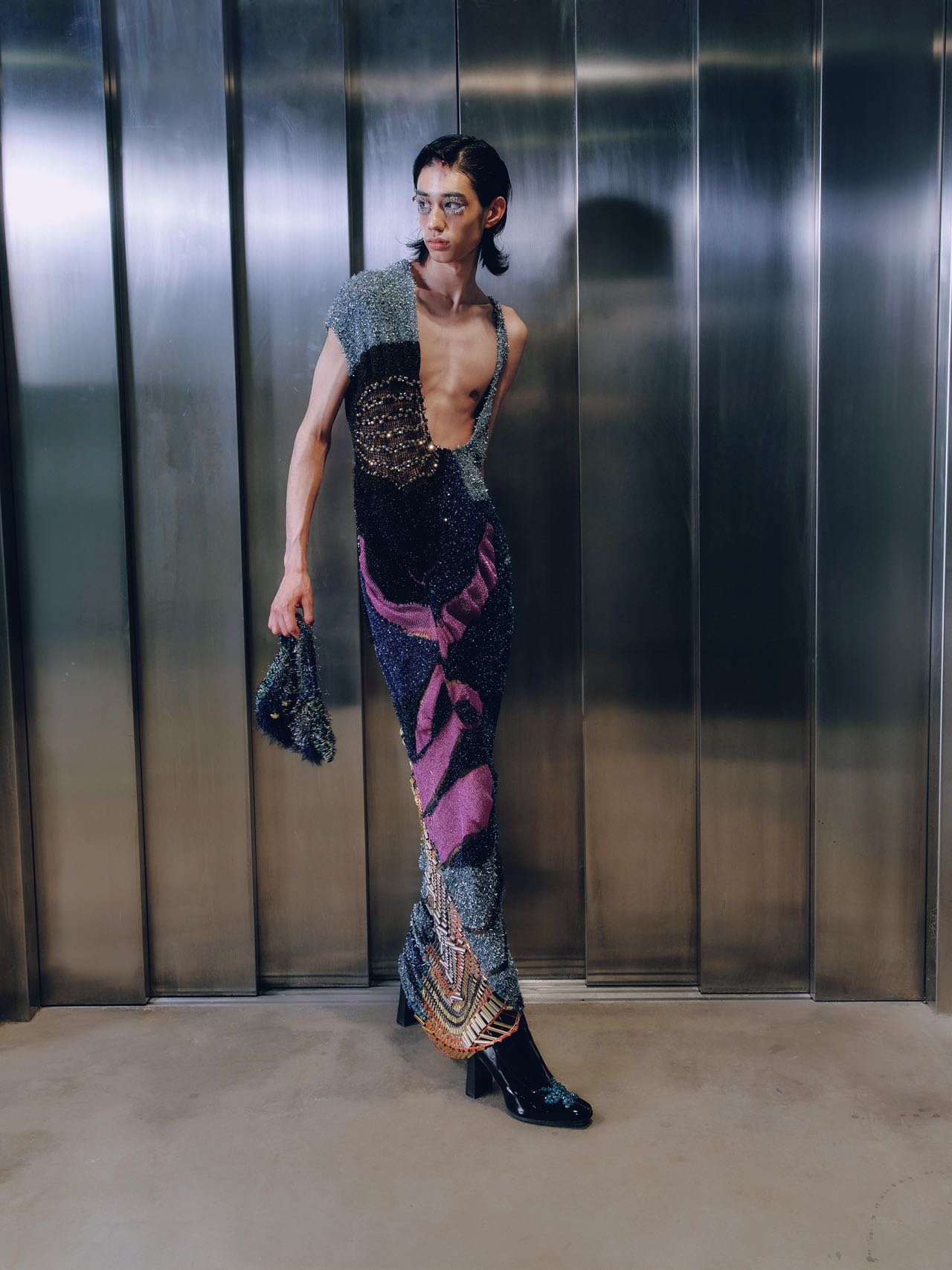 Look 3: Signal Seeker / 频闪猎者