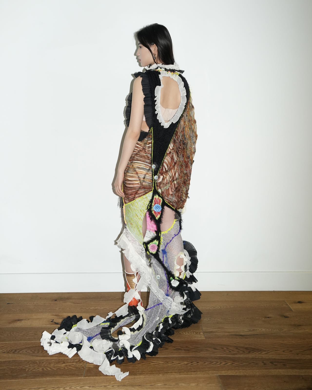 Hand-Knitted Multicolor Ruffles Dress 手工针织多色花边雕塑连衣裙