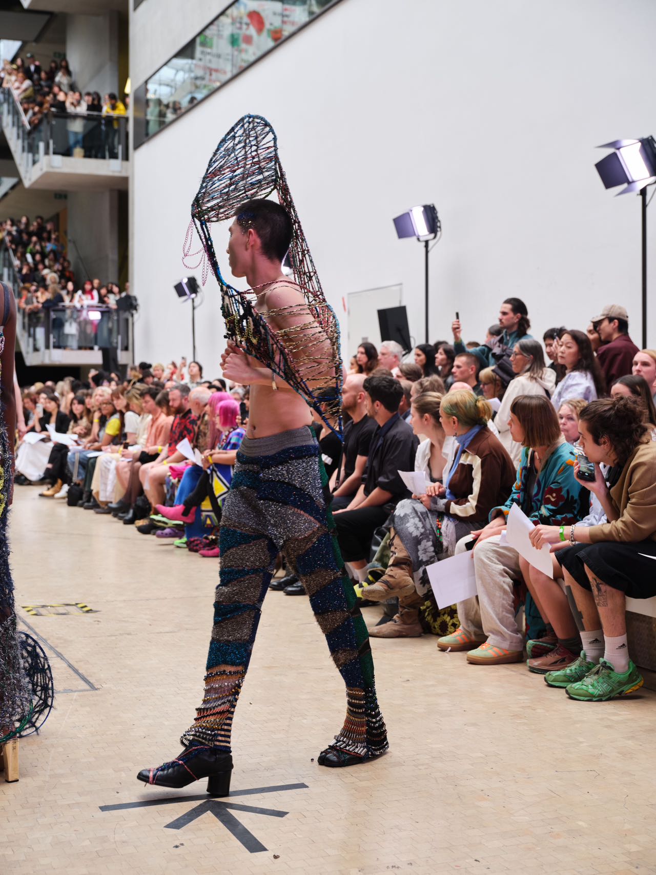 Look 5: Lucid Weaver / 清醒织者