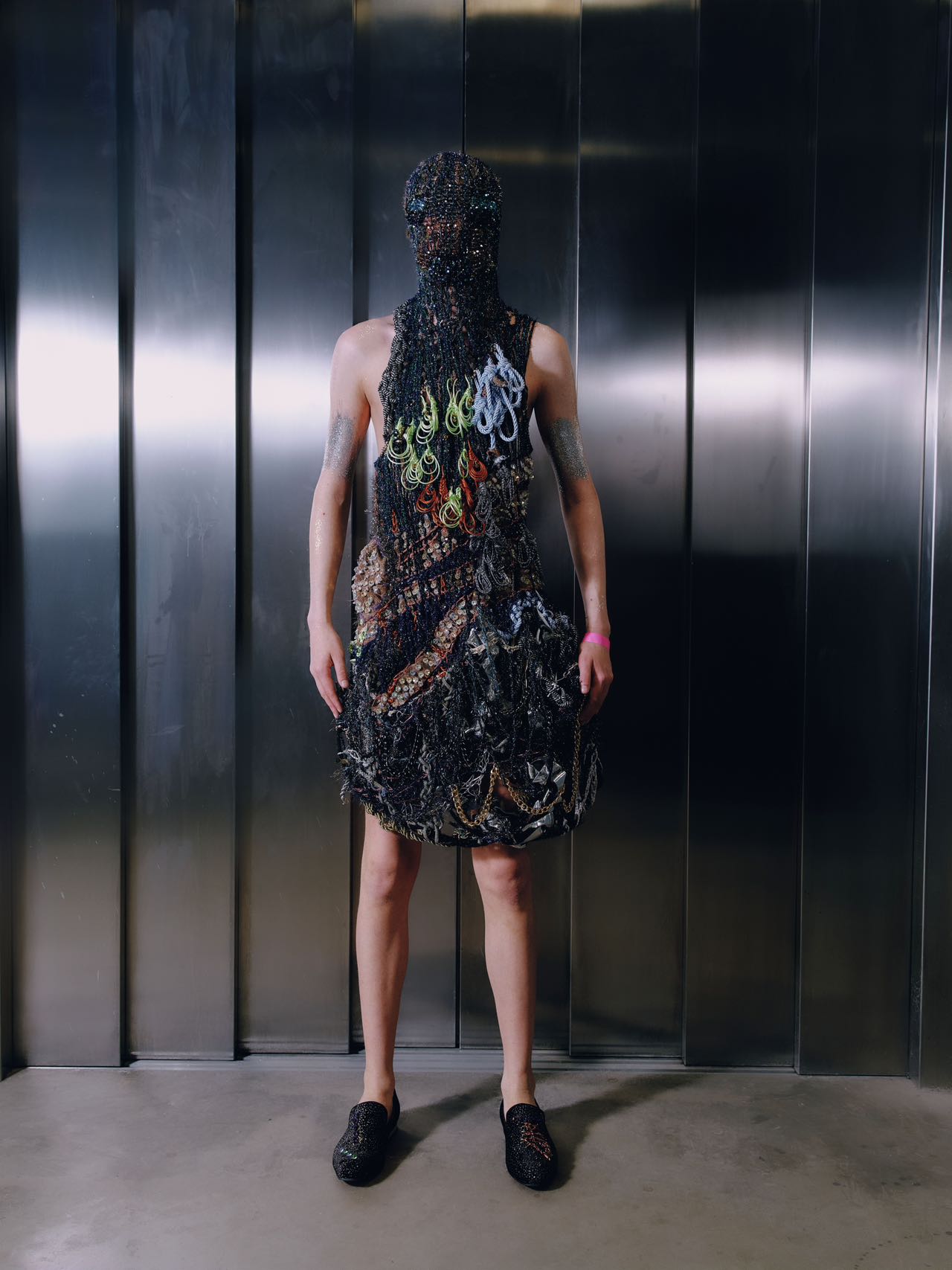Look 6: Masked Reclaimer / 面网回收者