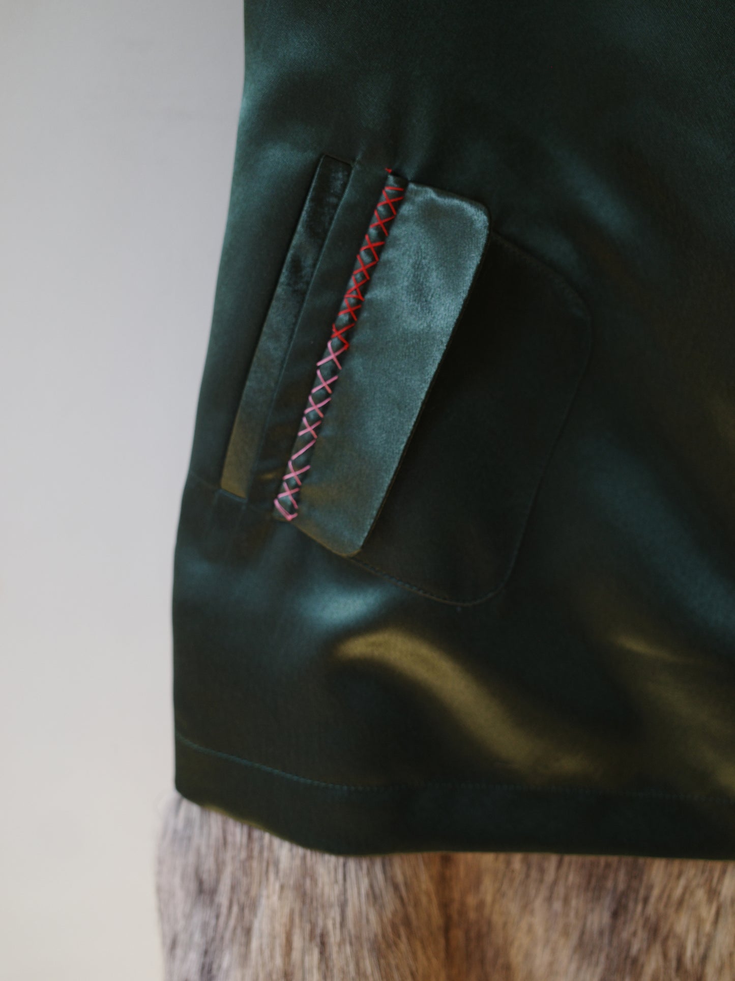 Faux Fur Panel Badge Dress 仿毛拼接徽章连衣裙
