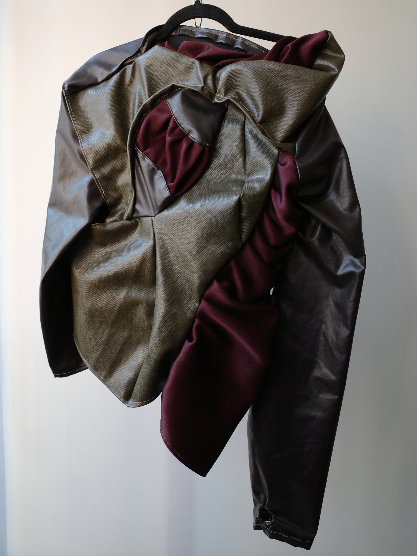 Serpentine Armor Sculpted Jacket 蛇纹盔甲雕塑剪裁外套
