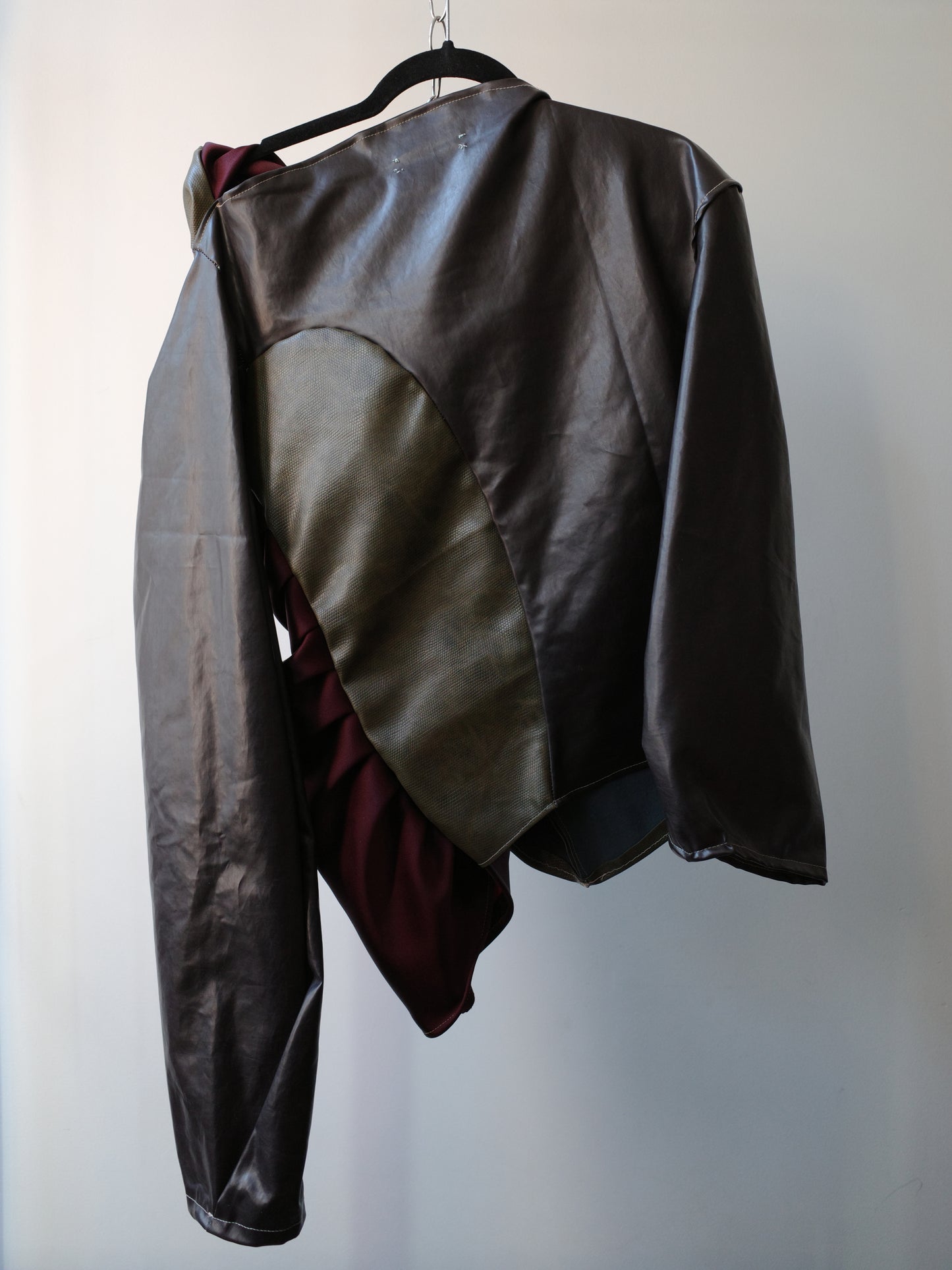 Serpentine Armor Sculpted Jacket 蛇纹盔甲雕塑剪裁外套
