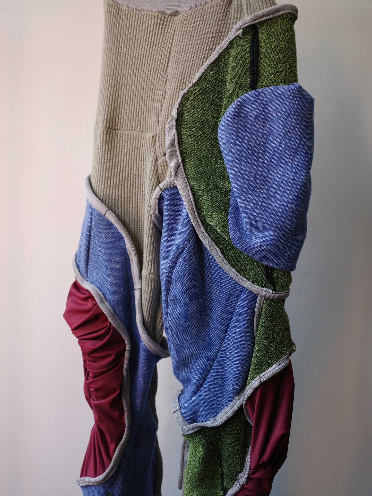 Circular Cut Deconstructed Jersey Trousers 圆形剪裁解构 jersey 长裤