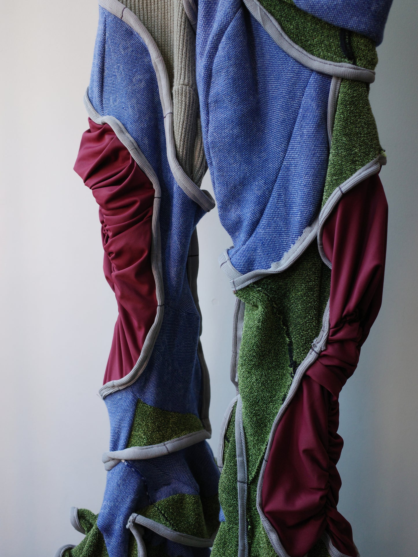 Circular Cut Deconstructed Jersey Trousers 圆形剪裁解构 jersey 长裤