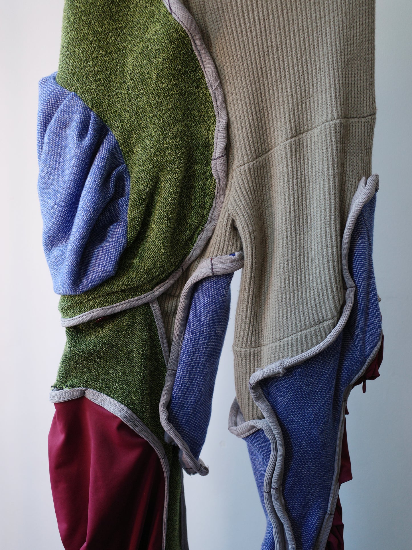 Circular Cut Deconstructed Jersey Trousers 圆形剪裁解构 jersey 长裤