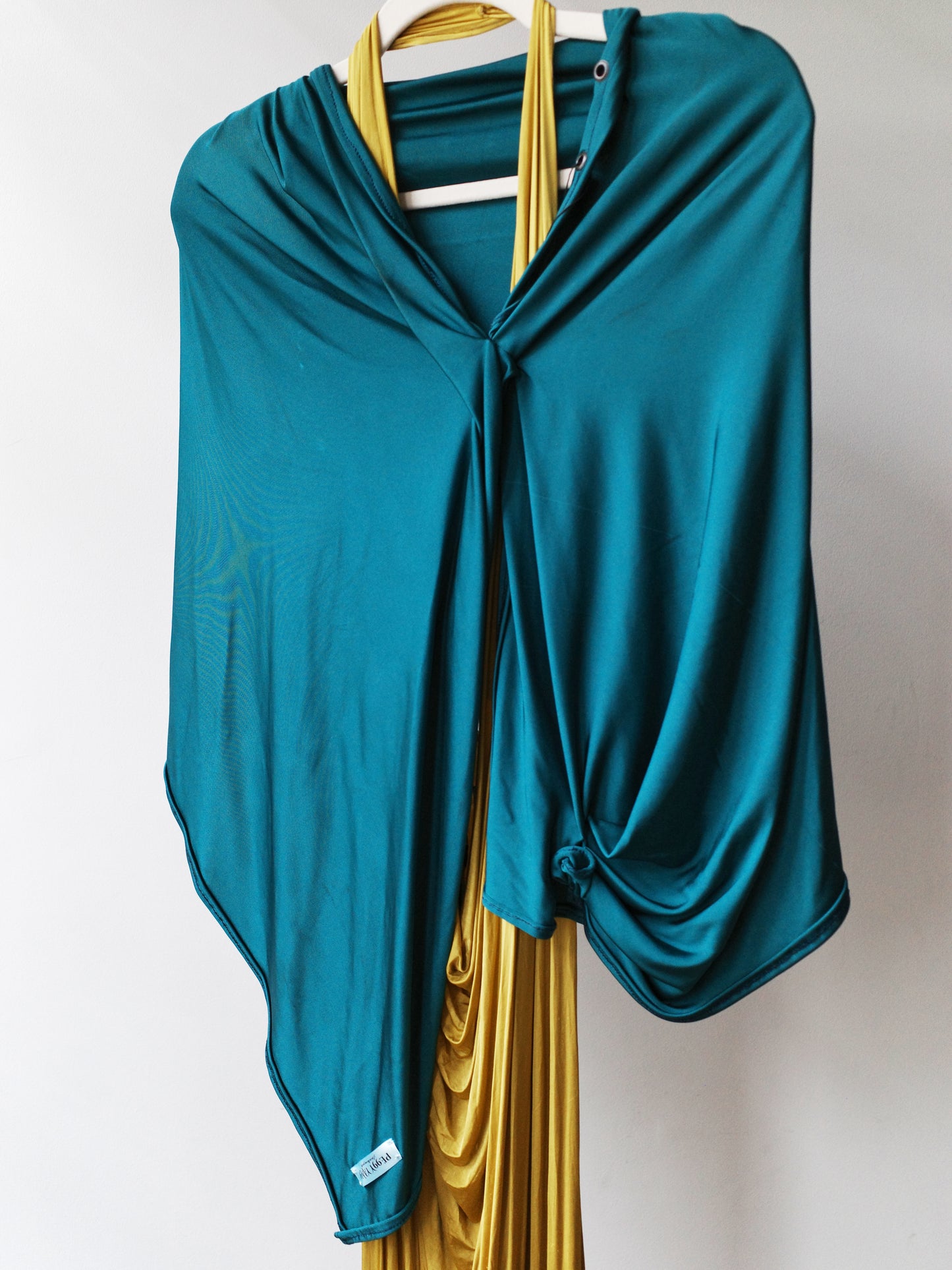 Gold Draped Silk Jersey Dress & Metallic-Edged Hooded Cape Set 金色垂坠丝绸连衣裙+金属边丝绸兜帽斗篷套装
