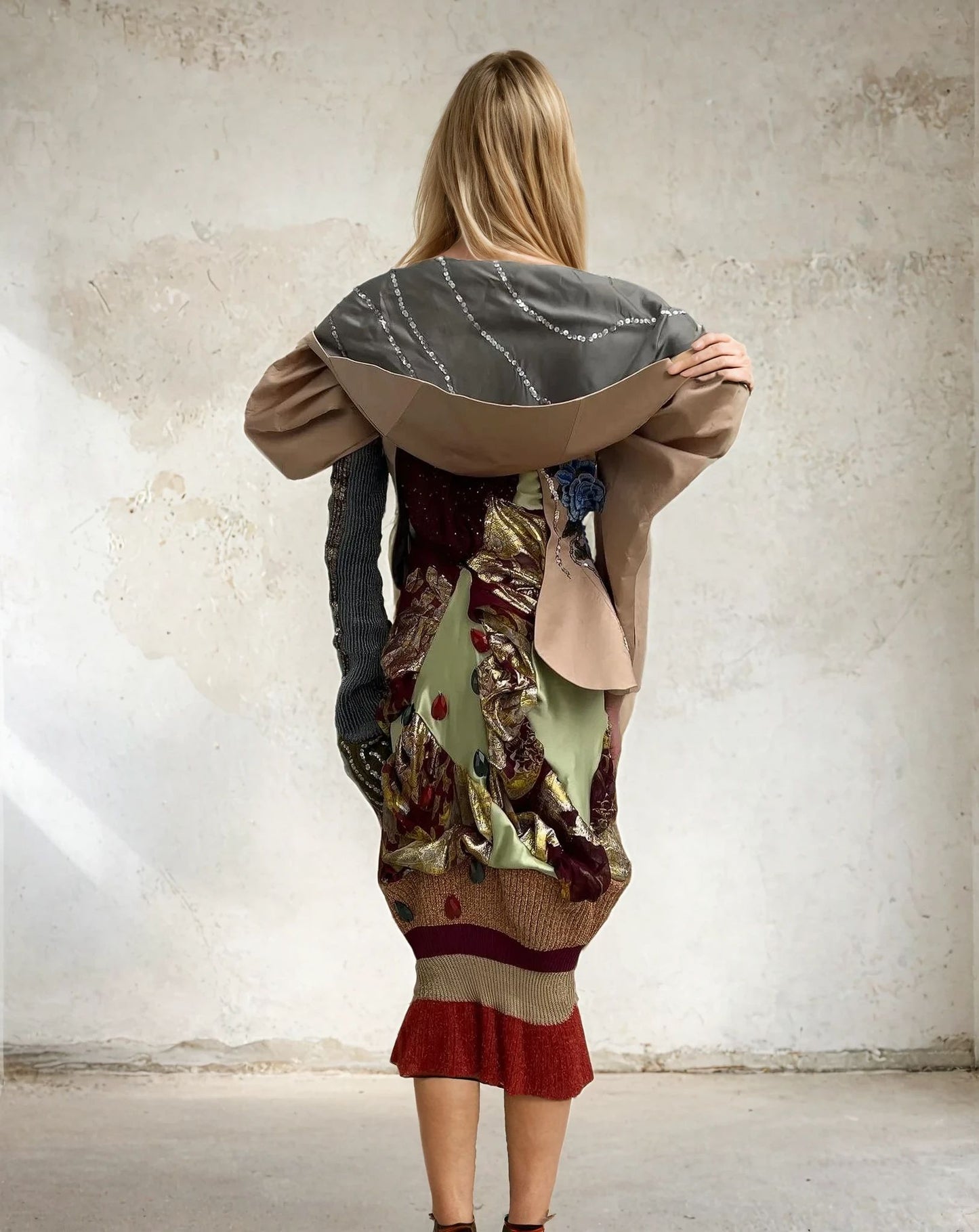 'Last Emperor' Pink Embroidery Floral Tailored Oversized Hood Silk Jacket