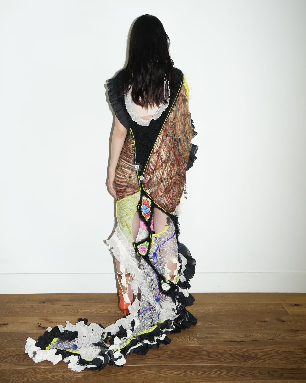 Hand-Knitted Multicolor Ruffles Dress 手工针织多色花边雕塑连衣裙
