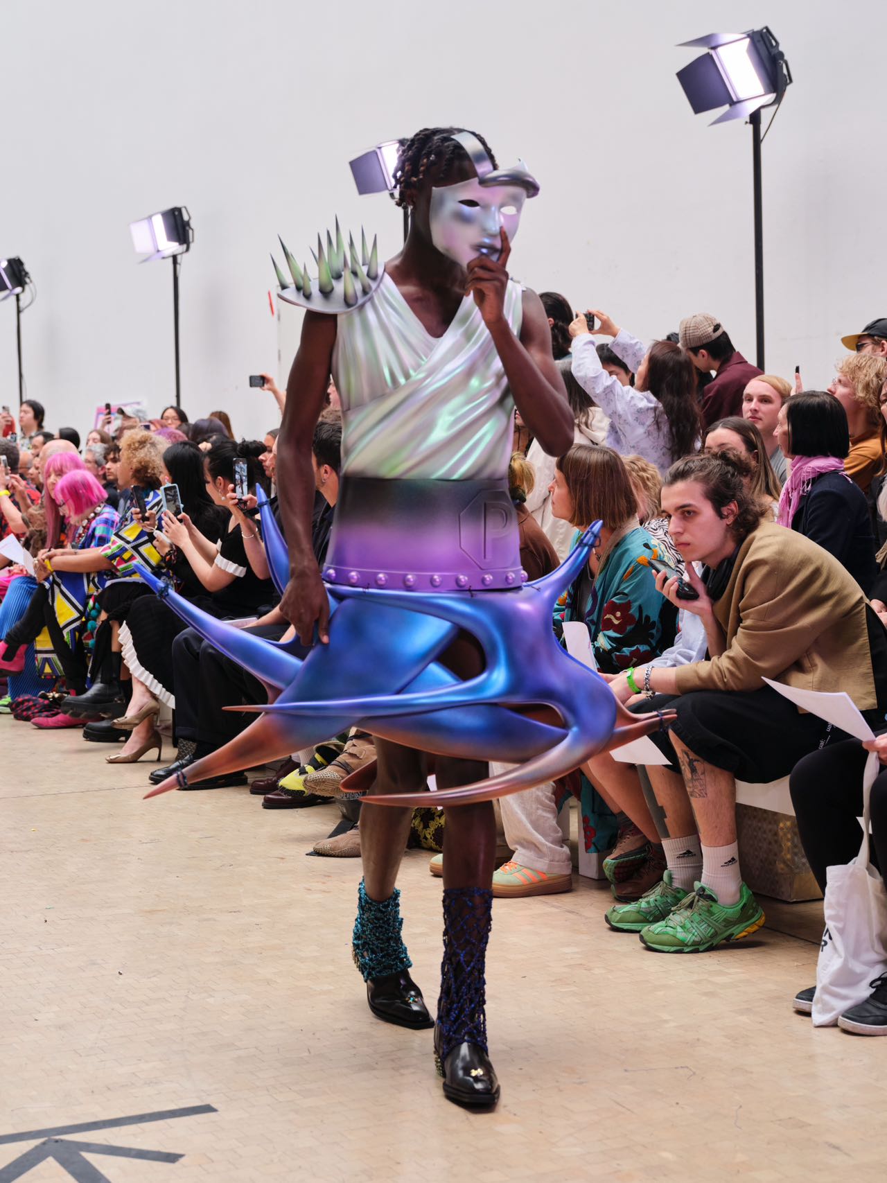 Look 2: Celestial Rift / 天穹裂面