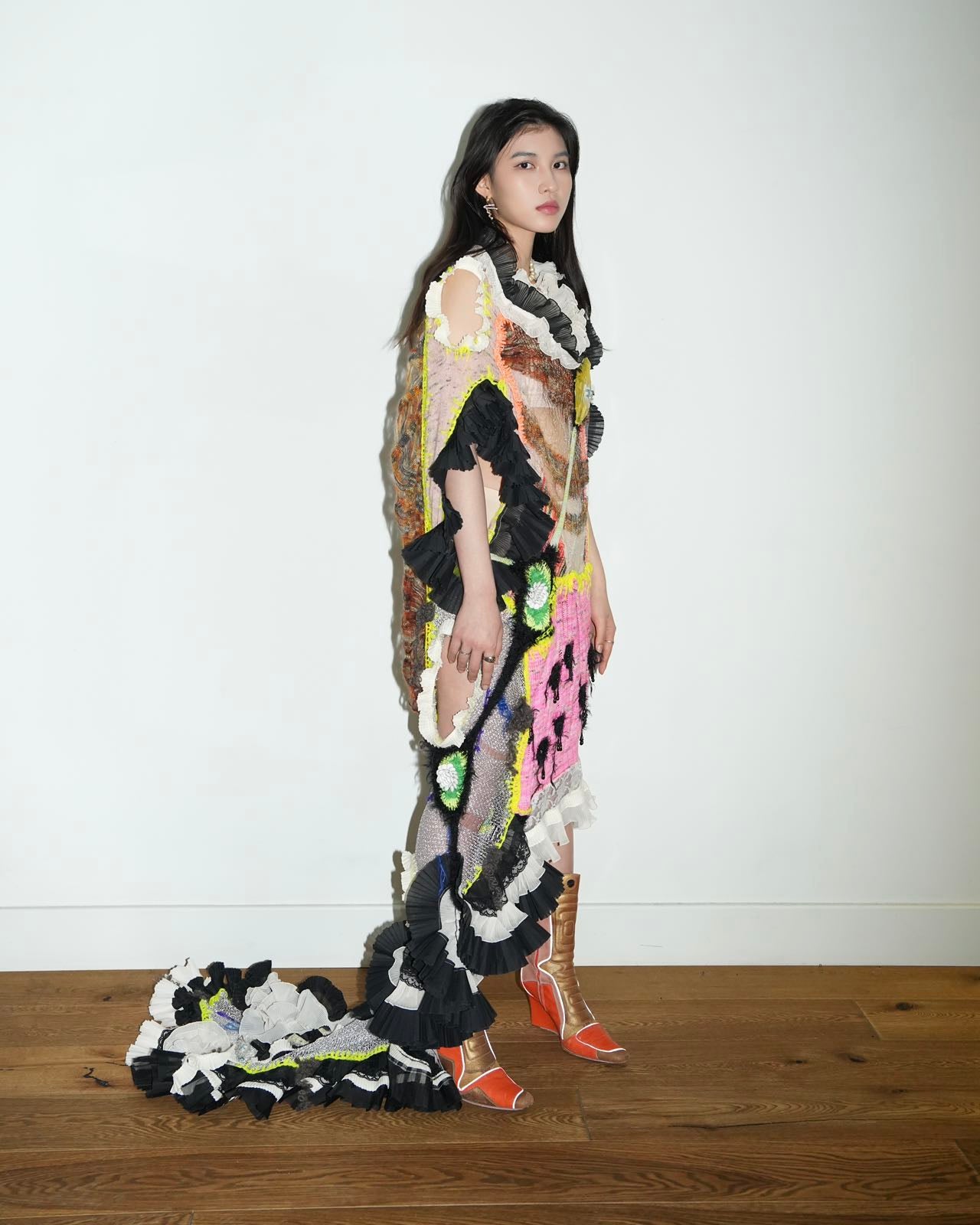 Hand-Knitted Multicolor Ruffles Dress 手工针织多色花边雕塑连衣裙