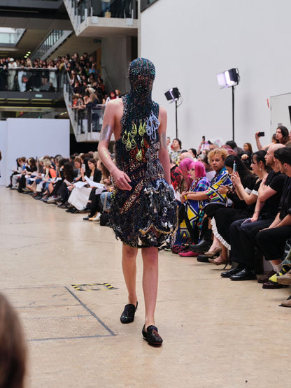 Look 6: Masked Reclaimer / 面网回收者