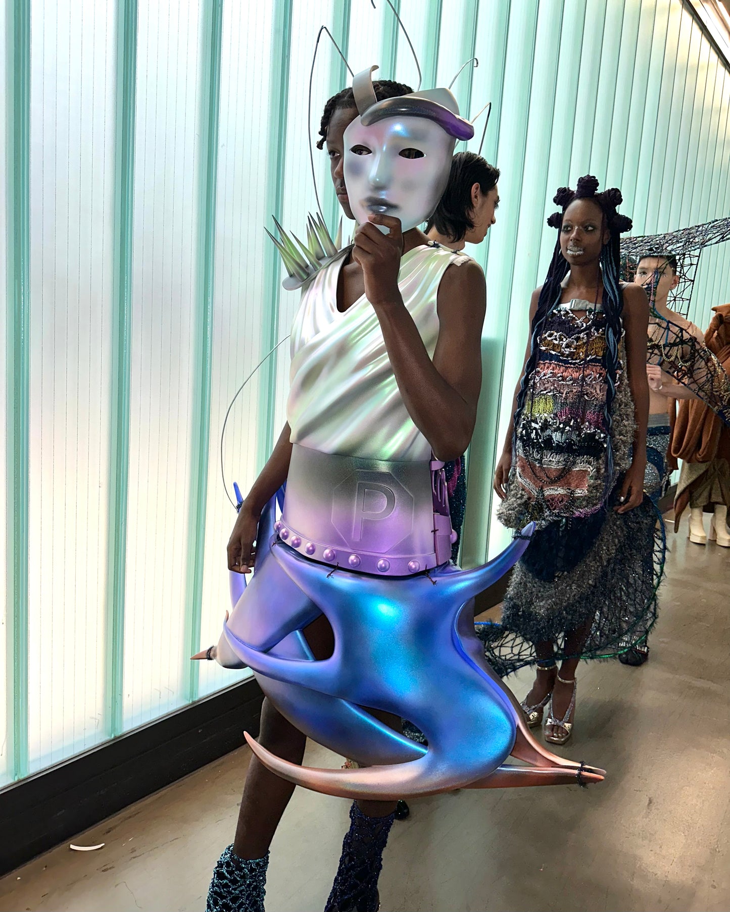 Look 2: Celestial Rift / 天穹裂面