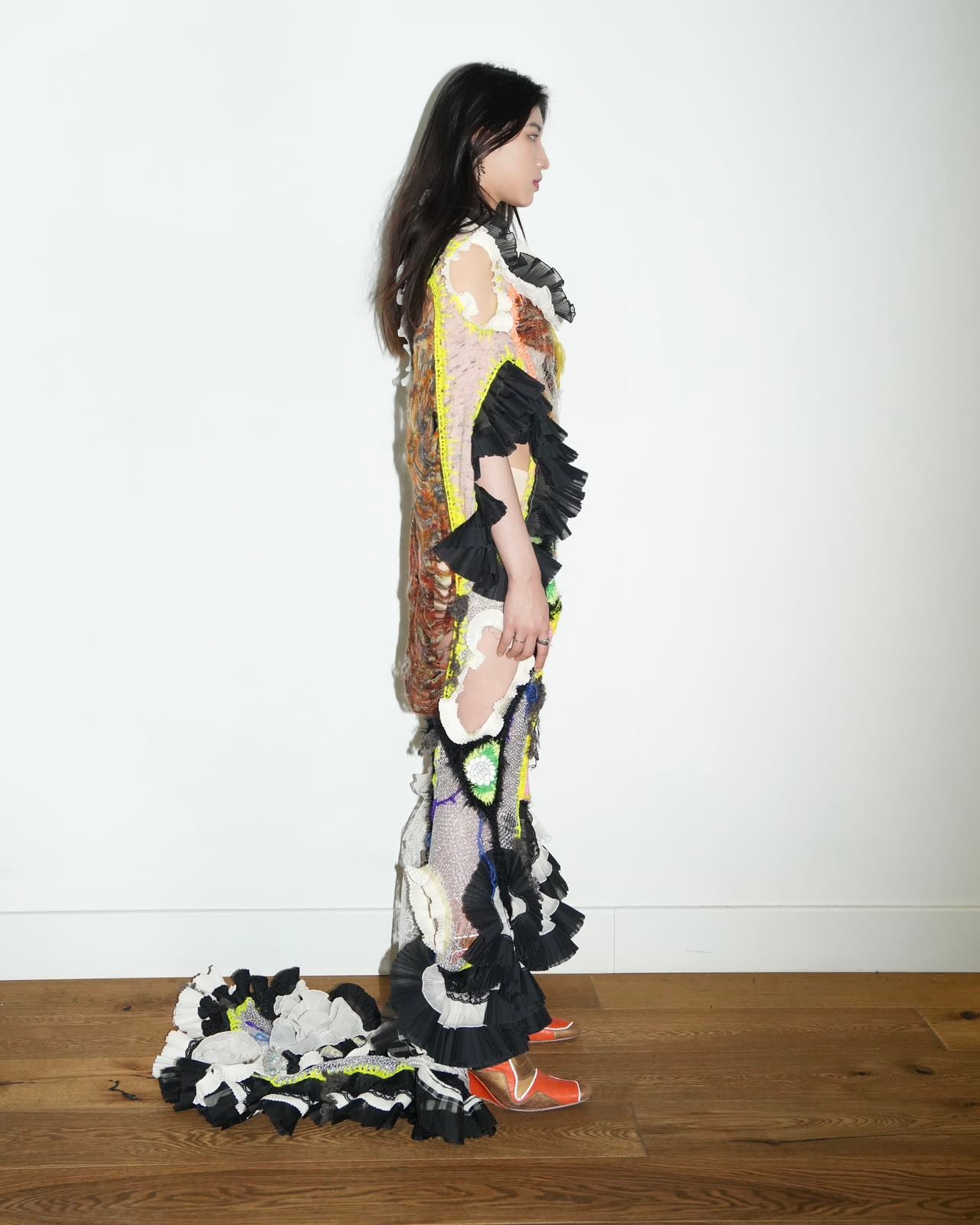 Hand-Knitted Multicolor Ruffles Dress 手工针织多色花边雕塑连衣裙