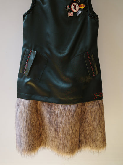 Faux Fur Panel Badge Dress 仿毛拼接徽章连衣裙
