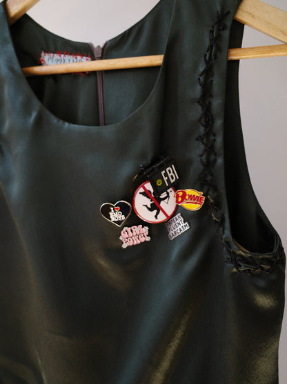 Faux Fur Panel Badge Dress 仿毛拼接徽章连衣裙